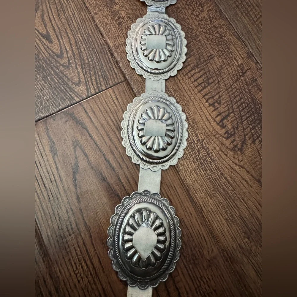 Silver tone  Concho Belt Project
